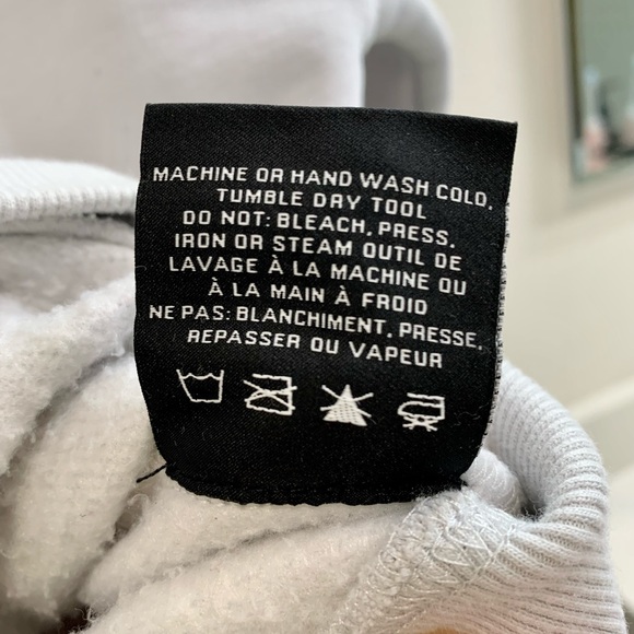 Venque “Amoo love” heart logo hoodie (size: S) - Picture 14 of 16